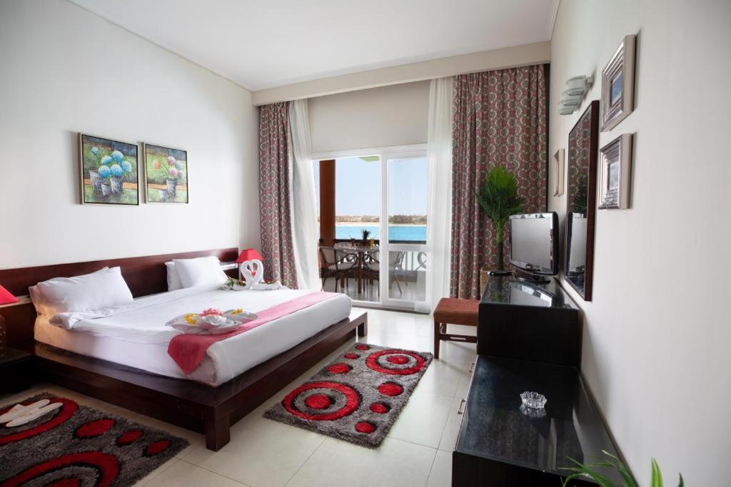 Golden Ocean Marina Hotel เอลอาลาเมน ภายนอก รูปภาพ